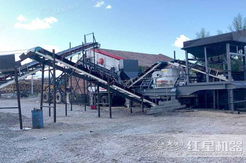 尊龙凯时 - 人生就是搏!移动制沙多级组合生产现场 尊龙凯时 - 人生就是搏!移动制沙多级组合生产现场