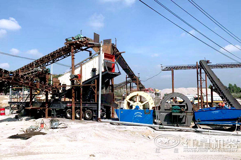 移动制砂机与轮斗洗砂机配置成制沙洗沙生产线 移动制砂机与轮斗洗砂机配置成制沙洗沙生产线