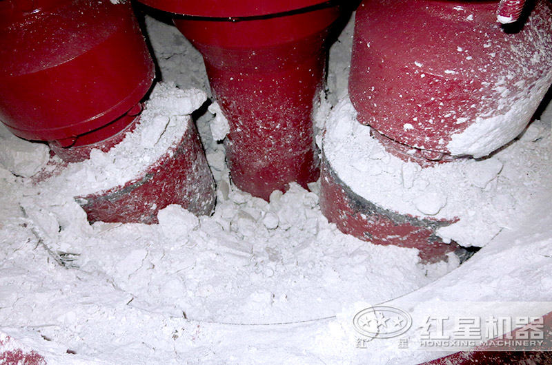 雷蒙磨粉机磨料实拍 雷蒙磨粉机磨料实拍